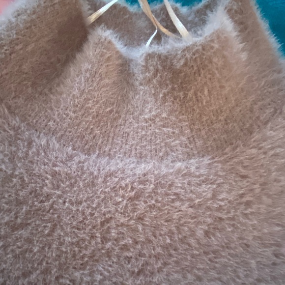 Cyrus Soft Mauve Turtleneck Sweater - Picture 5 of 9